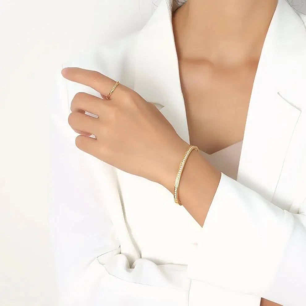 Solè Luxe Bangle