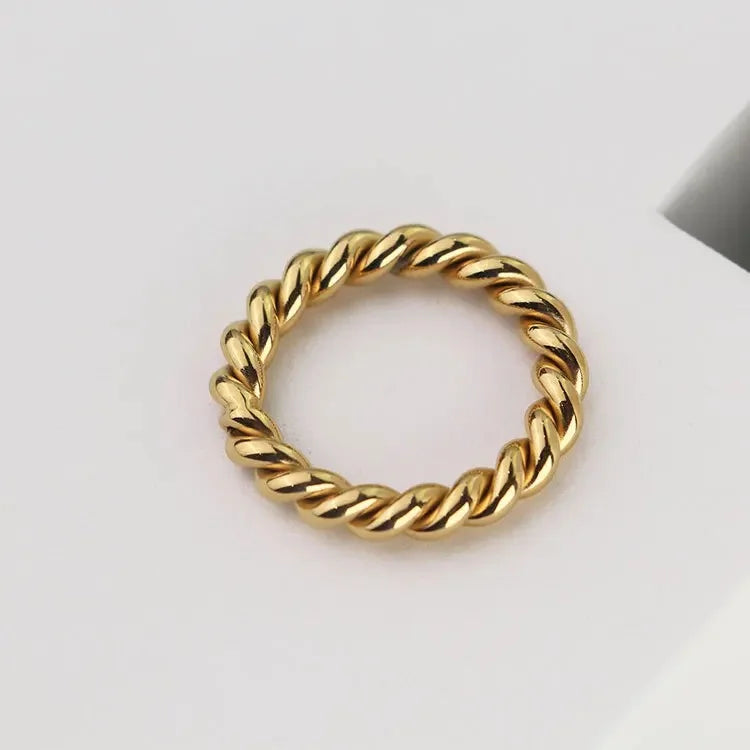 Hannah Ring