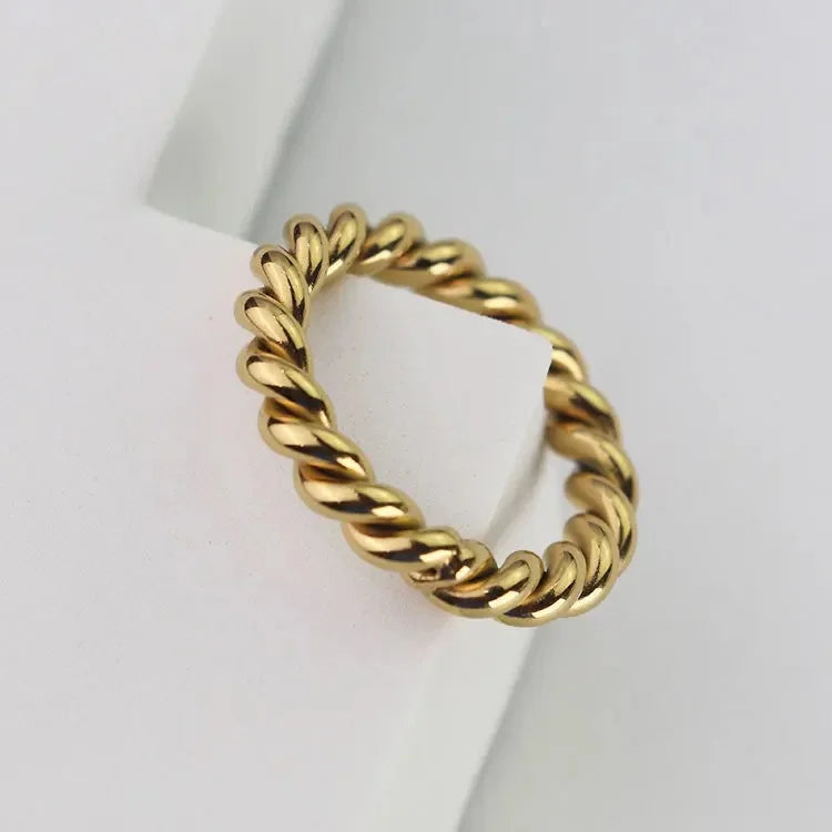 Hannah Ring